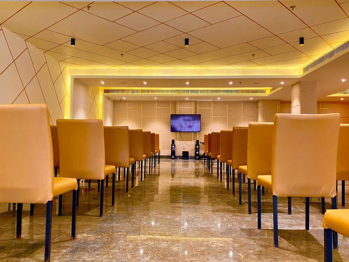 Ace Iconic Hotell Greater Noida Eksteriør bilde