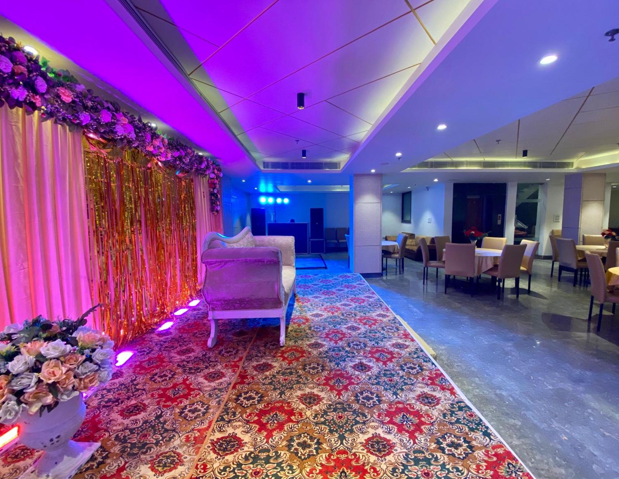 Ace Iconic Hotell Greater Noida Eksteriør bilde