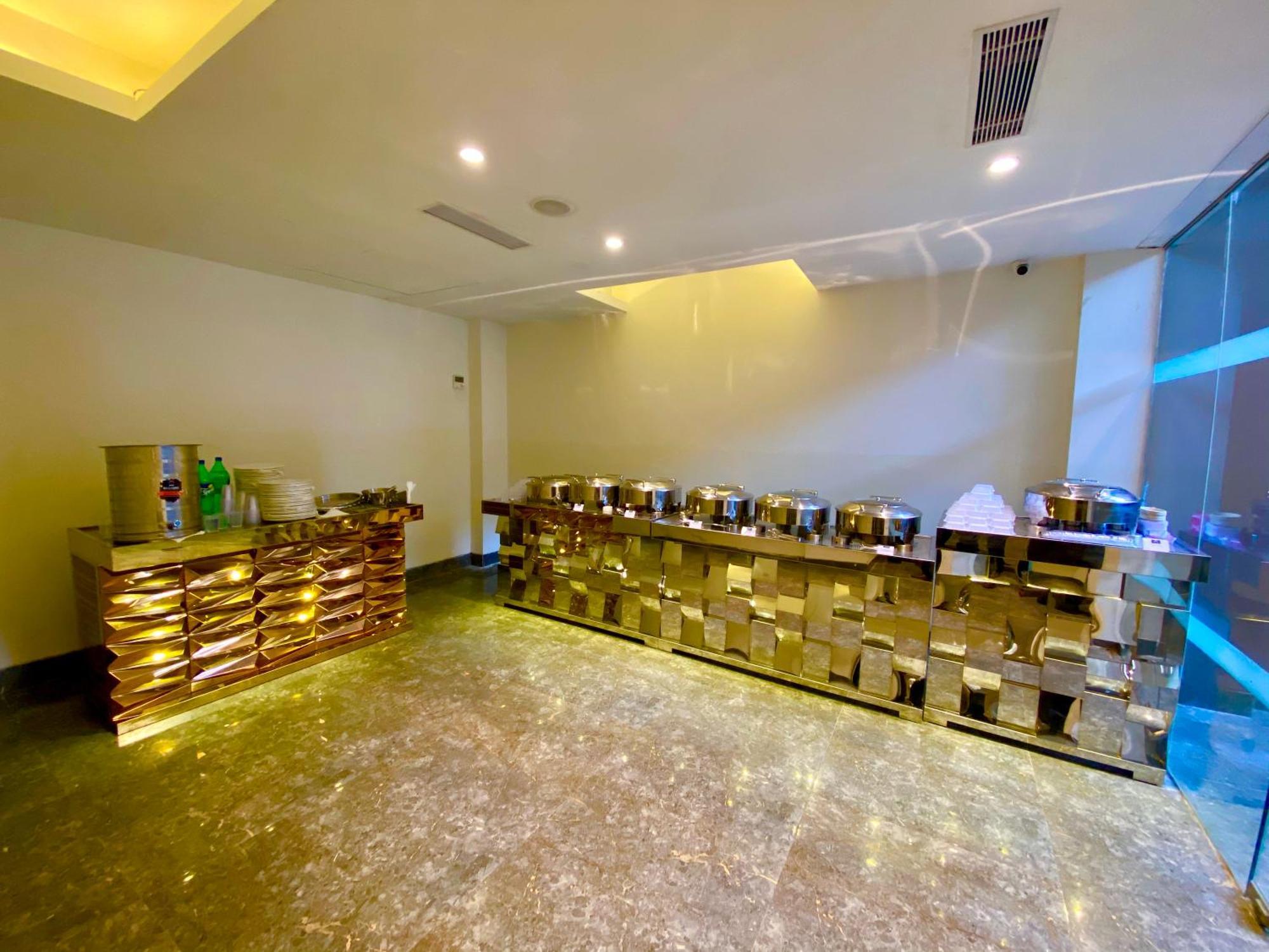 Ace Iconic Hotell Greater Noida Eksteriør bilde